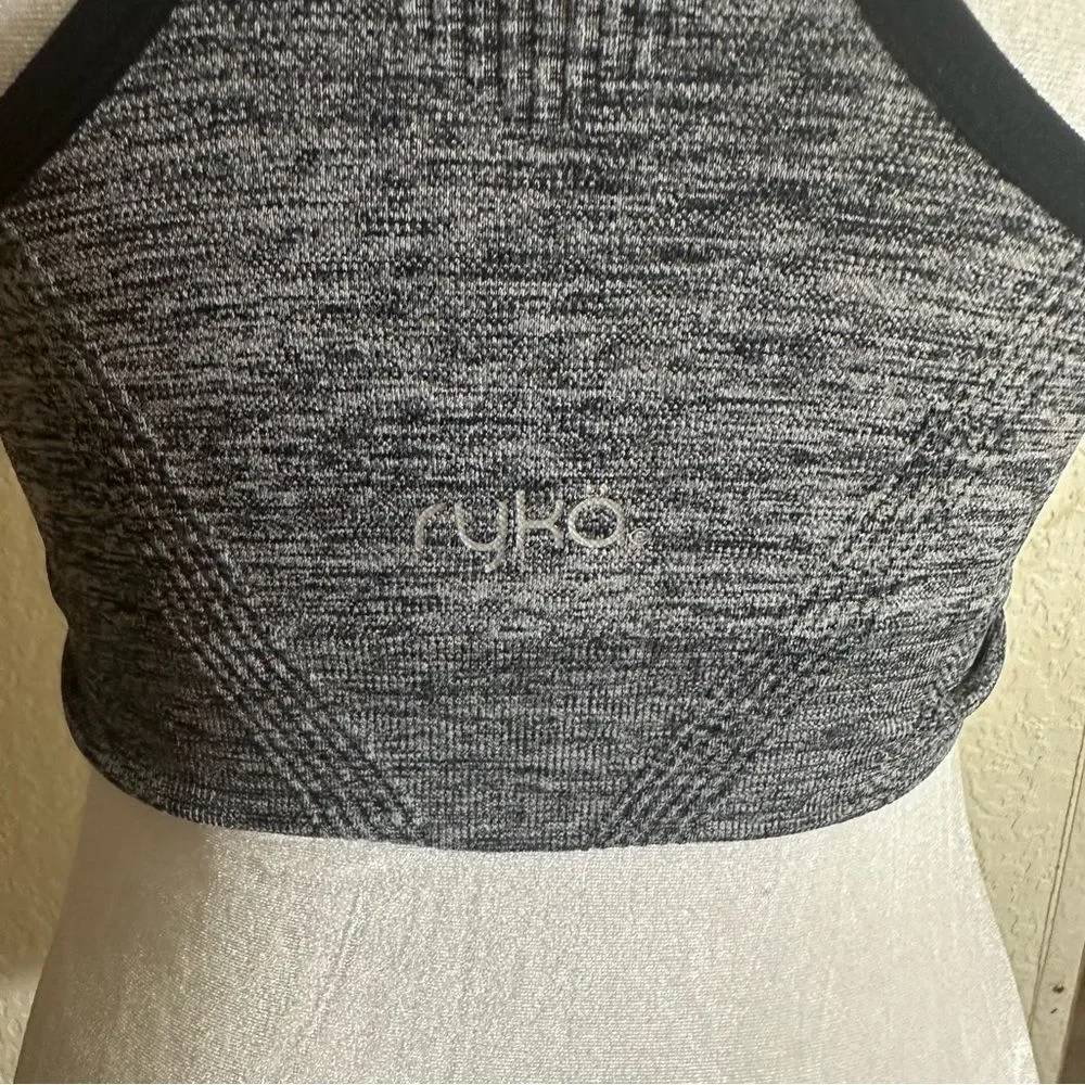 Ryka Gray and Black Stretchy Sports Bra Size Large‎